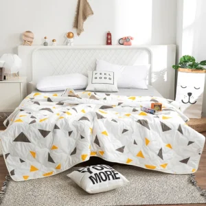 Geometric Triangle Pattern Summer Duvet