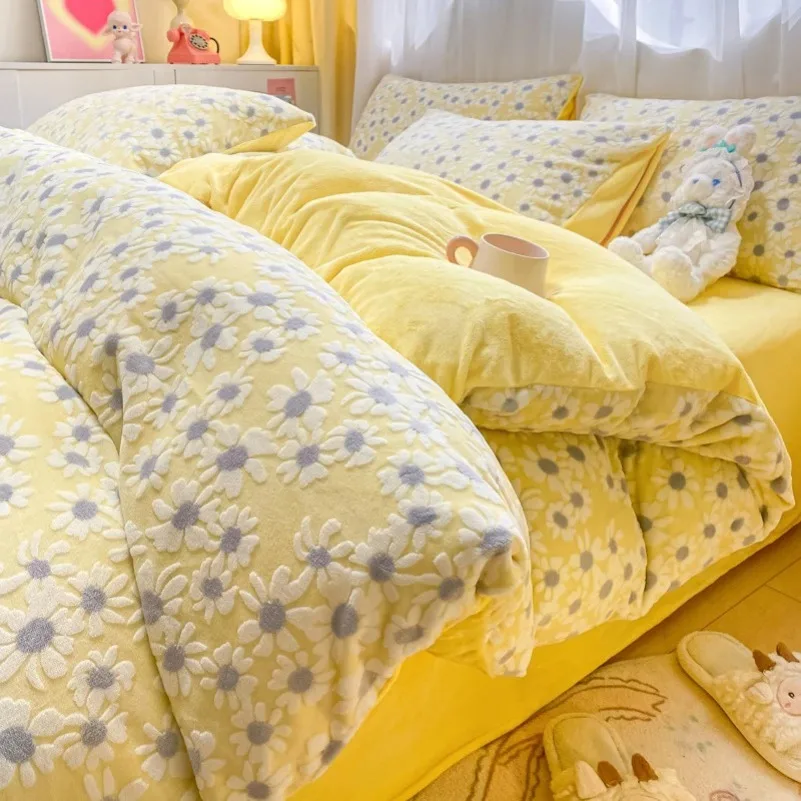 Carve Flower Comforter Set